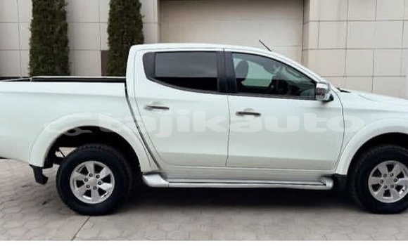Buy Used Mitsubishi L200 White Car in Buston in Sughd Buy Used Mitsubishi L200 White Car in Buston in Sughd