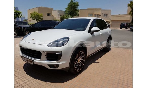 Buy Import Porsche Cayenne White Car in Import - Dubai in Dushanbe