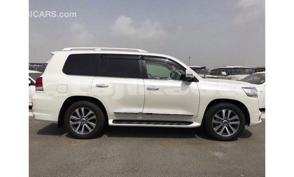 Buy Import Toyota Land Cruiser White Car in Import - Dubai in Dushanbe Buy Import Toyota Land Cruiser White Car in Import - Dubai in Dushanbe