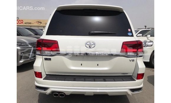 Buy Import Toyota Land Cruiser White Car in Import - Dubai in Dushanbe Buy Import Toyota Land Cruiser White Car in Import - Dubai in Dushanbe