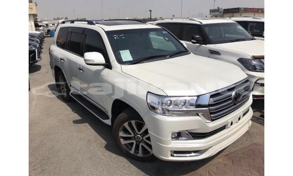 Buy Import Toyota Land Cruiser White Car in Import - Dubai in Dushanbe Buy Import Toyota Land Cruiser White Car in Import - Dubai in Dushanbe