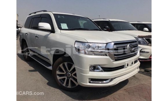 Buy Import Toyota Land Cruiser White Car in Import - Dubai in Dushanbe Buy Import Toyota Land Cruiser White Car in Import - Dubai in Dushanbe