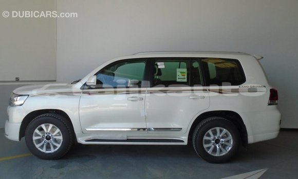 Buy Import Toyota Land Cruiser White Car in Import - Dubai in Dushanbe Buy Import Toyota Land Cruiser White Car in Import - Dubai in Dushanbe