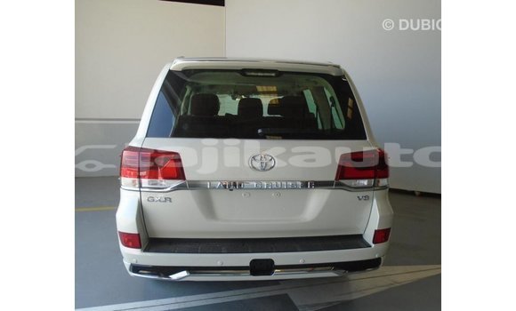 Buy Import Toyota Land Cruiser White Car in Import - Dubai in Dushanbe Buy Import Toyota Land Cruiser White Car in Import - Dubai in Dushanbe