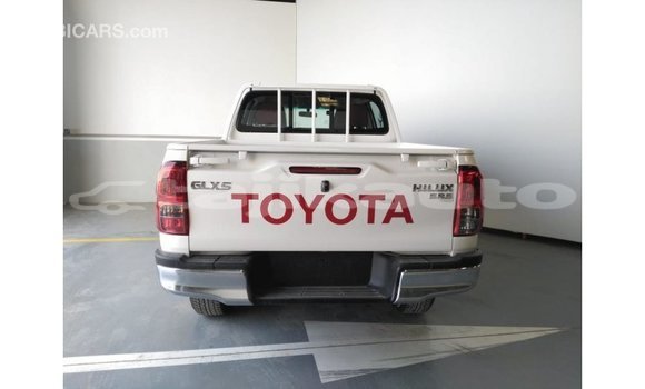 Buy Import Toyota Hilux White Car in Import - Dubai in Dushanbe Buy Import Toyota Hilux White Car in Import - Dubai in Dushanbe