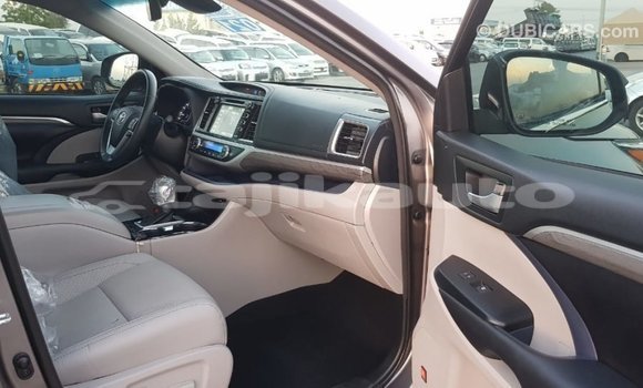 Buy Import Toyota Highlander Other Car in Import - Dubai in Dushanbe Buy Import Toyota Highlander Other Car in Import - Dubai in Dushanbe