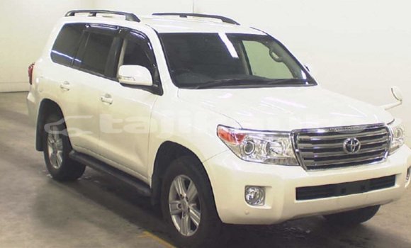 Buy Import Toyota Land Cruiser White Car in Import - Dubai in Dushanbe Buy Import Toyota Land Cruiser White Car in Import - Dubai in Dushanbe