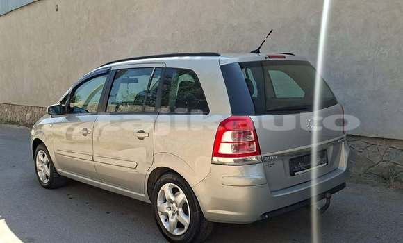 Buy Used Toyota Sienta Other Car in Chkalov in Sughd Buy Used Toyota Sienta Other Car in Chkalov in Sughd