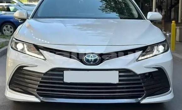 Buy Used Toyota Camry White Car in Buston in Sughd