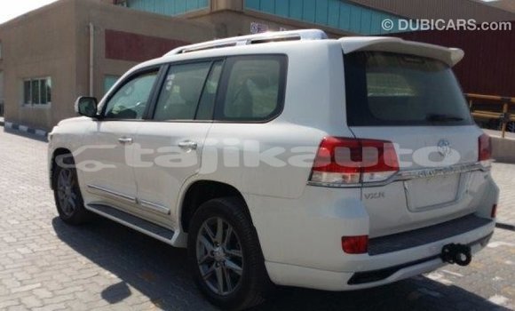 Buy Import Toyota Land Cruiser White Car in Import - Dubai in Dushanbe Buy Import Toyota Land Cruiser White Car in Import - Dubai in Dushanbe