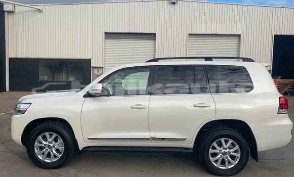 Buy Used Toyota Land Cruiser White Car in Buston in Sughd Buy Used Toyota Land Cruiser White Car in Buston in Sughd