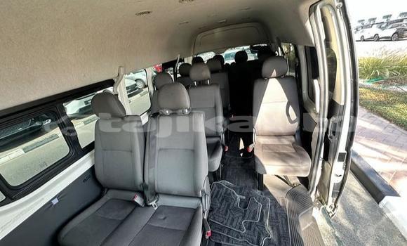 Buy Used Toyota Hiace White Car in Buston in Sughd Buy Used Toyota Hiace White Car in Buston in Sughd