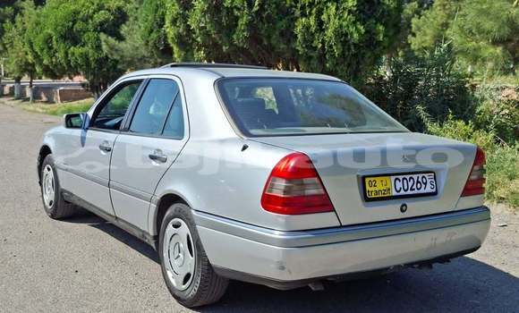 Buy Used Mercedes-Benz 190 (W201) White Car in Dangara in Khatlon Buy Used Mercedes-Benz 190 (W201) White Car in Dangara in Khatlon