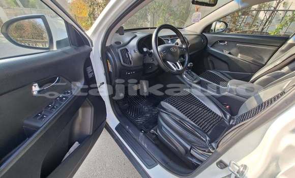 Buy Used Kia Sportage White Car in Buston in Sughd Buy Used Kia Sportage White Car in Buston in Sughd