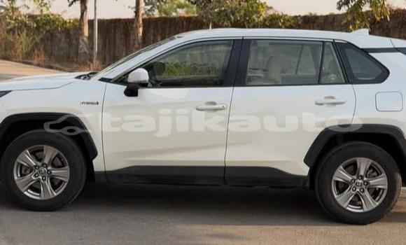 Buy Used Toyota RAV4 White Car in Buston in Sughd Buy Used Toyota RAV4 White Car in Buston in Sughd