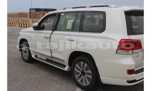 Buy Import Toyota Land Cruiser White Car in Import - Dubai in Dushanbe Buy Import Toyota Land Cruiser White Car in Import - Dubai in Dushanbe
