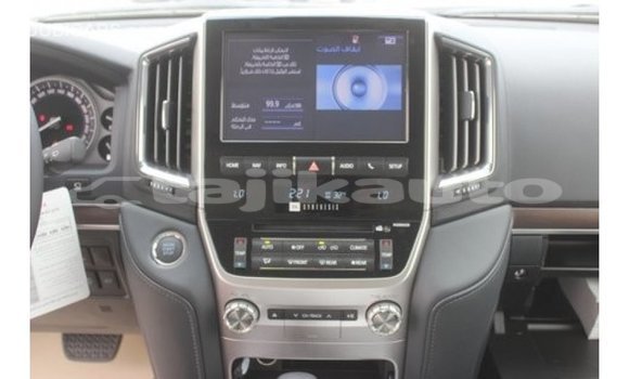 Buy Import Toyota Land Cruiser White Car in Import - Dubai in Dushanbe Buy Import Toyota Land Cruiser White Car in Import - Dubai in Dushanbe