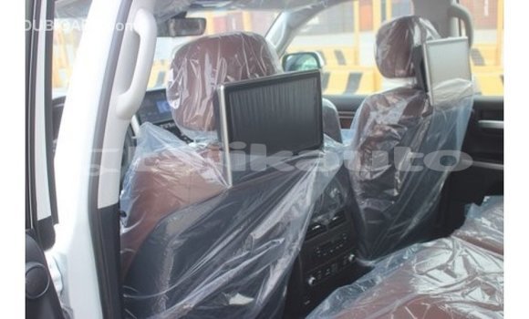 Buy Import Toyota Land Cruiser White Car in Import - Dubai in Dushanbe Buy Import Toyota Land Cruiser White Car in Import - Dubai in Dushanbe