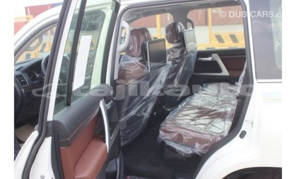 Buy Import Toyota Land Cruiser White Car in Import - Dubai in Dushanbe Buy Import Toyota Land Cruiser White Car in Import - Dubai in Dushanbe