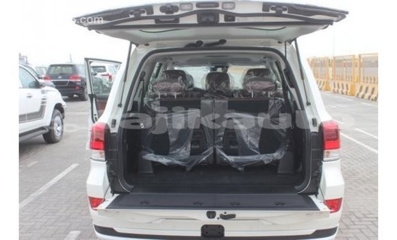 Buy Import Toyota Land Cruiser White Car in Import - Dubai in Dushanbe Buy Import Toyota Land Cruiser White Car in Import - Dubai in Dushanbe
