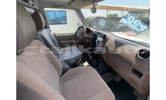 Buy Import Toyota Land Cruiser Beige Car in Import - Dubai in Dushanbe Buy Import Toyota Land Cruiser Beige Car in Import - Dubai in Dushanbe