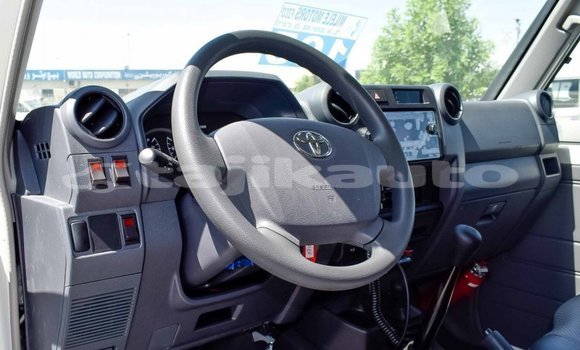 Buy New Toyota Land Cruiser White Car in Adrasmon in Sughd Buy New Toyota Land Cruiser White Car in Adrasmon in Sughd