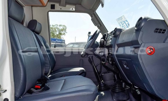 Buy New Toyota Land Cruiser White Car in Adrasmon in Sughd Buy New Toyota Land Cruiser White Car in Adrasmon in Sughd