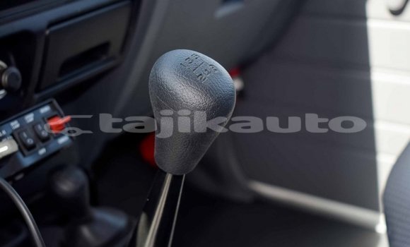 Buy New Toyota Land Cruiser White Car in Adrasmon in Sughd Buy New Toyota Land Cruiser White Car in Adrasmon in Sughd