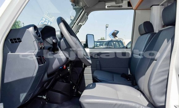 Buy New Toyota Land Cruiser White Car in Adrasmon in Sughd Buy New Toyota Land Cruiser White Car in Adrasmon in Sughd