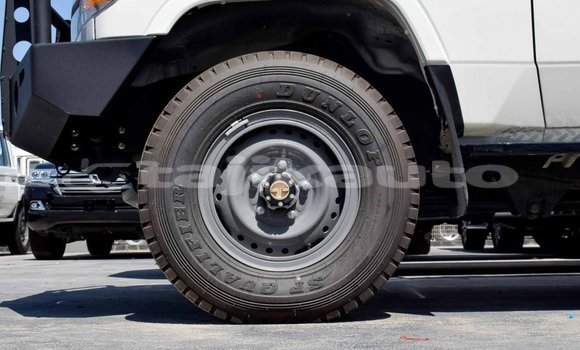 Buy New Toyota Land Cruiser White Car in Adrasmon in Sughd Buy New Toyota Land Cruiser White Car in Adrasmon in Sughd