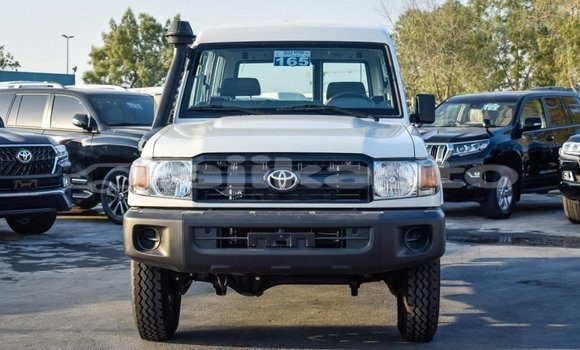 Buy New Toyota Land Cruiser White Car in Adrasmon in Sughd Buy New Toyota Land Cruiser White Car in Adrasmon in Sughd