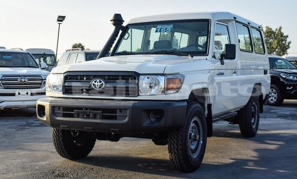 Buy New Toyota Land Cruiser White Car in Adrasmon in Sughd Buy New Toyota Land Cruiser White Car in Adrasmon in Sughd