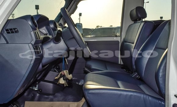 Buy New Toyota Land Cruiser White Car in Adrasmon in Sughd Buy New Toyota Land Cruiser White Car in Adrasmon in Sughd