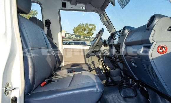 Buy New Toyota Land Cruiser White Car in Adrasmon in Sughd Buy New Toyota Land Cruiser White Car in Adrasmon in Sughd