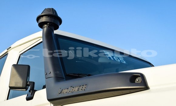 Buy New Toyota Land Cruiser White Car in Adrasmon in Sughd Buy New Toyota Land Cruiser White Car in Adrasmon in Sughd