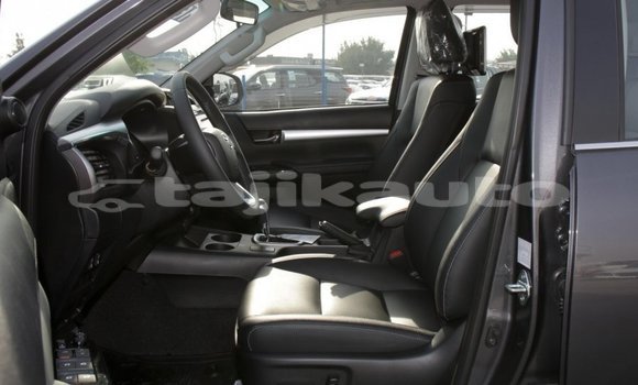 Buy New Toyota Hilux Silver Car in Adrasmon in Sughd Buy New Toyota Hilux Silver Car in Adrasmon in Sughd